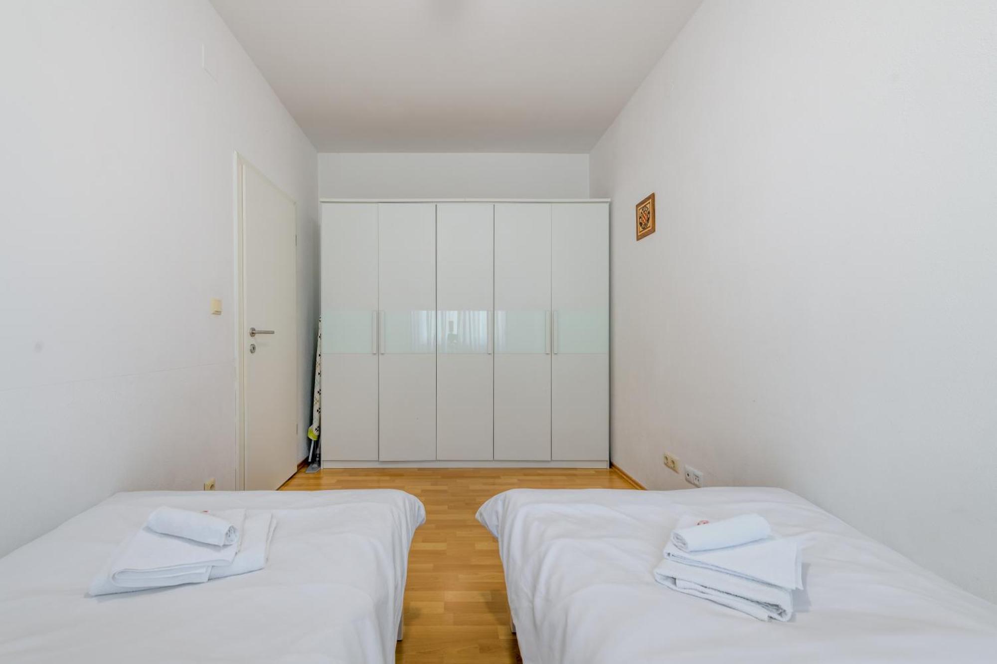 Apartments Cala 珀德垂那 外观 照片